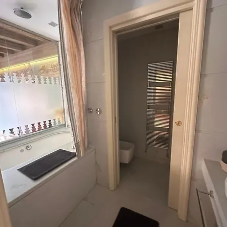 Luxury Flats , Piazza Erbe With Balcony On Main Square Apartament