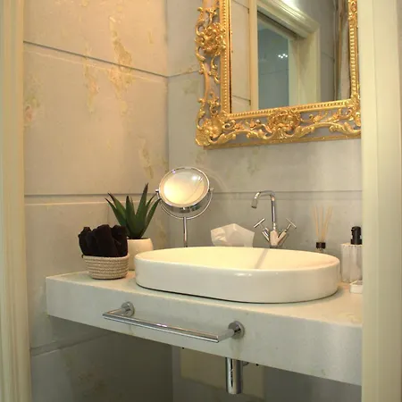 Luxury Flats , Piazza Erbe With Balcony On Main Square Werona